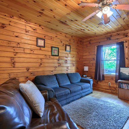 Blue Rose Cabins - Pine Ridge Cabin Logan Exterior photo